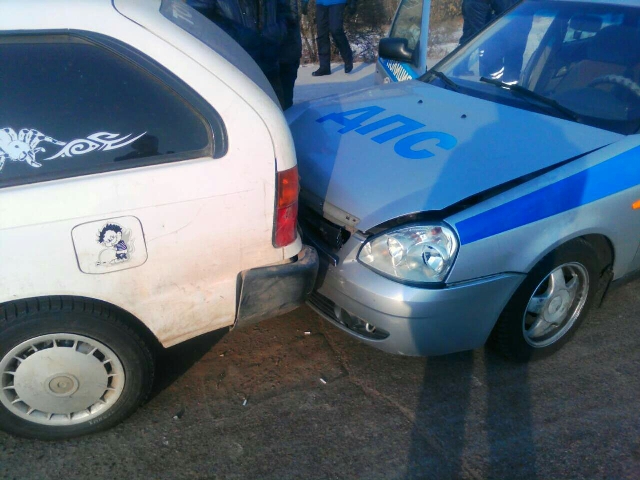 В Улан-Удэ произошла авария с участием автомобиля ГИБДД