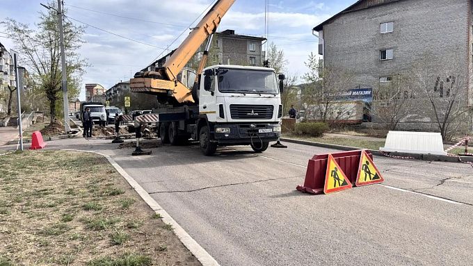 Участок дороги временно перекроют в Улан-Удэ из-за прорыва воды