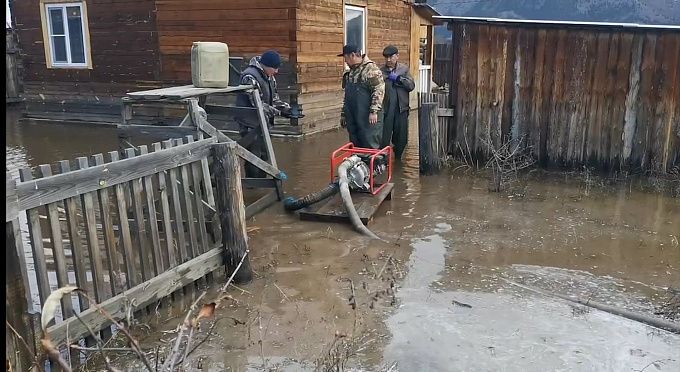Жители подтопленных районов Бурятии начали получать единовременную помощь