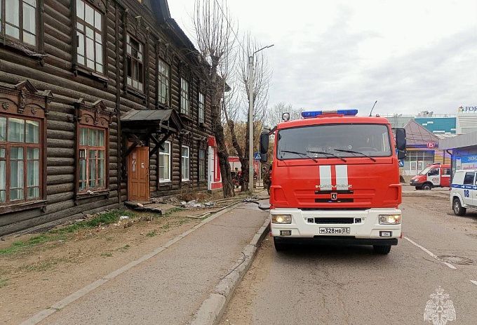 В Улан-Удэ на пожаре спасли 5 человек