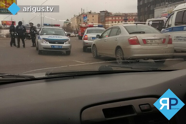 В Улан-Удэ из-за угрозы взрыва оцепили здание Дома быта
