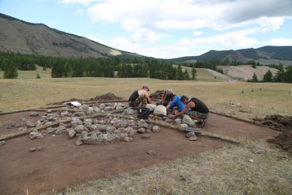В Бурятии археологи нашли средневековые монгольские захоронения