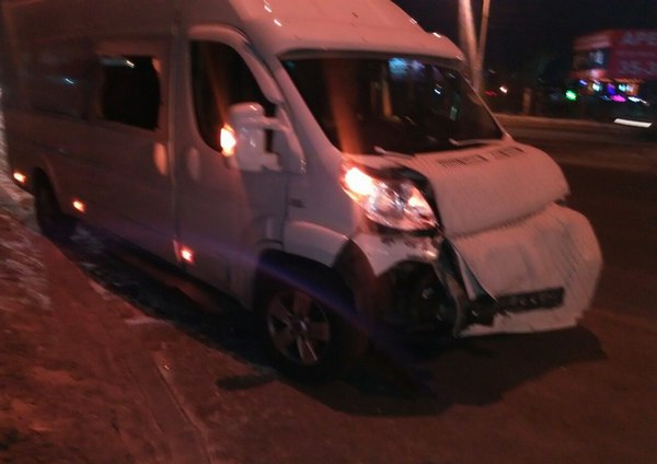 Беременная женщина пострадала при столкновении микроавтобуса и «легковушки» в Улан-Удэ
