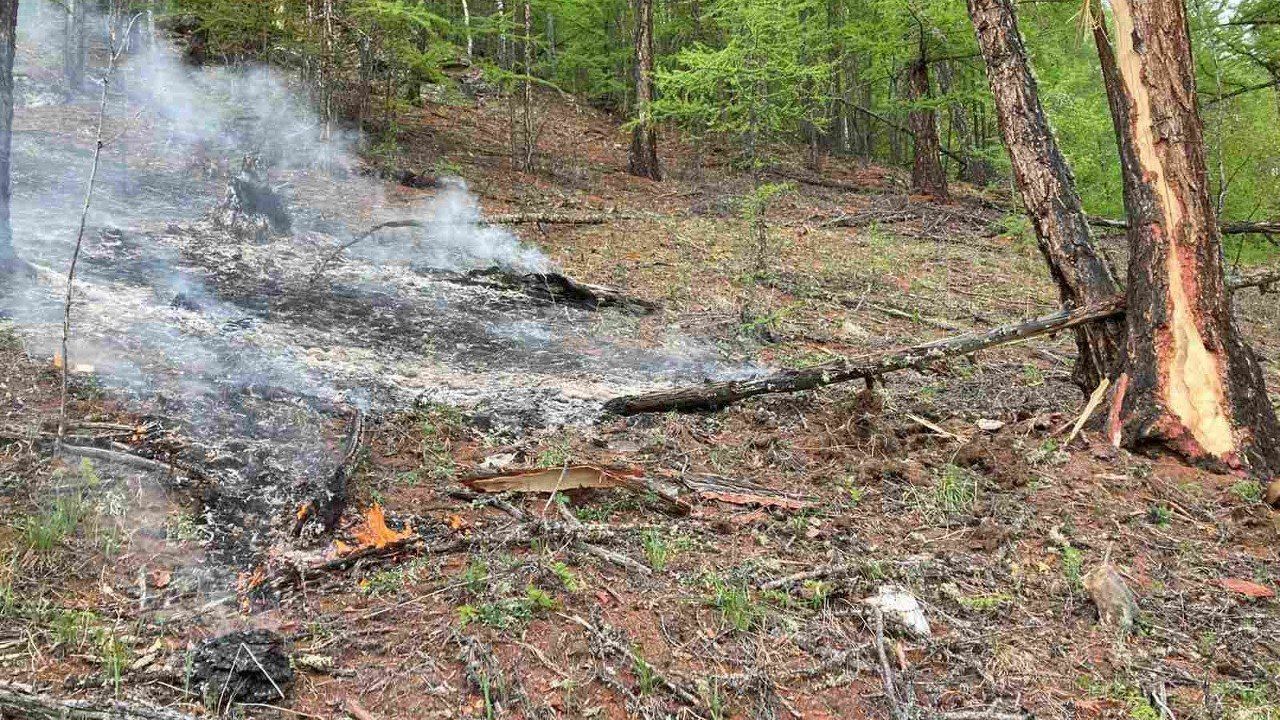 Сухая гроза подожгла лес в районе Бурятии