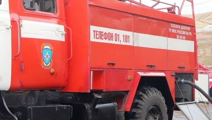Мужчина получил ожоги на пожаре в пригороде Улан-Удэ