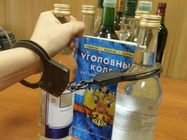 В Улан-Удэ продавца за реализацию алкоголя подростку осудили по уголовной статье 