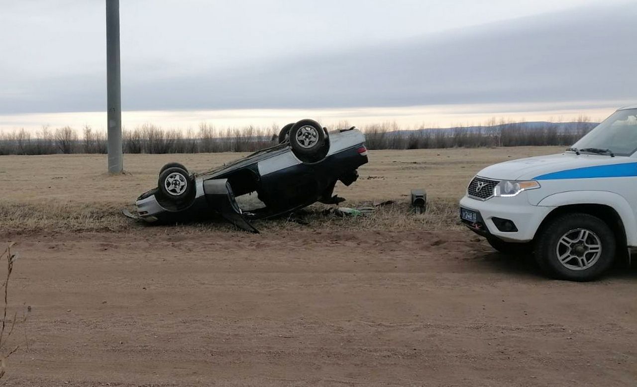 В Бурятии подросток перевернулся на «Тойоте»