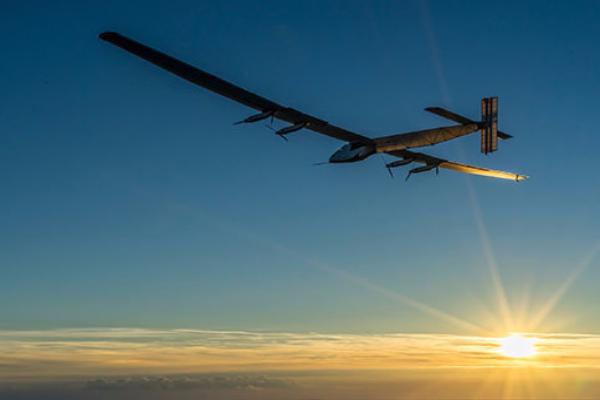 Самолет на солнечных батареях успешно перелетел Тихий океан
