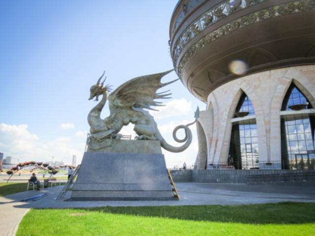 «Китаизация - не очень здорово»: В Татарстане возмутились работами скульптора из Бурятии