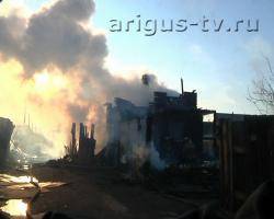 В Улан-Удэ полностью сгорел двухэтажный дом