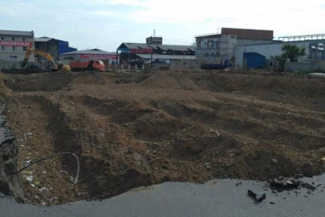 В Улан-Удэ приступили к строительству крытого ледового катка и нового торгового центра (ФОТО)