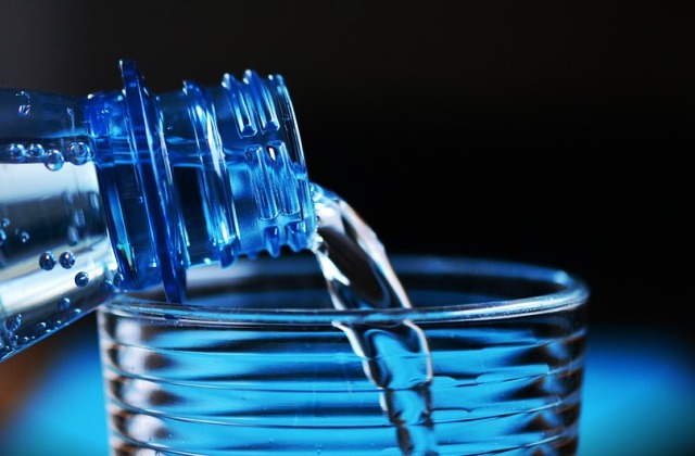 Иностранцы покупают байкальскую воду по два доллара за бутылку 