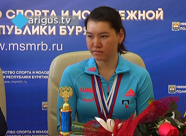 «Курс на Олимпийские игры»: В Улан-Удэ приехала лучшая лыжница России Алиса Жамбалова