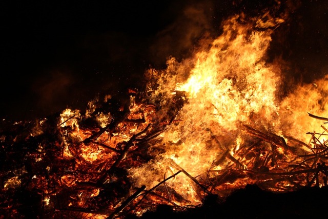 Лесники Бурятии борются с двумя лесными пожарами