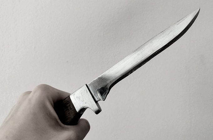 Житель Бурятии в женский день «наказал» подругу, ударив ножом