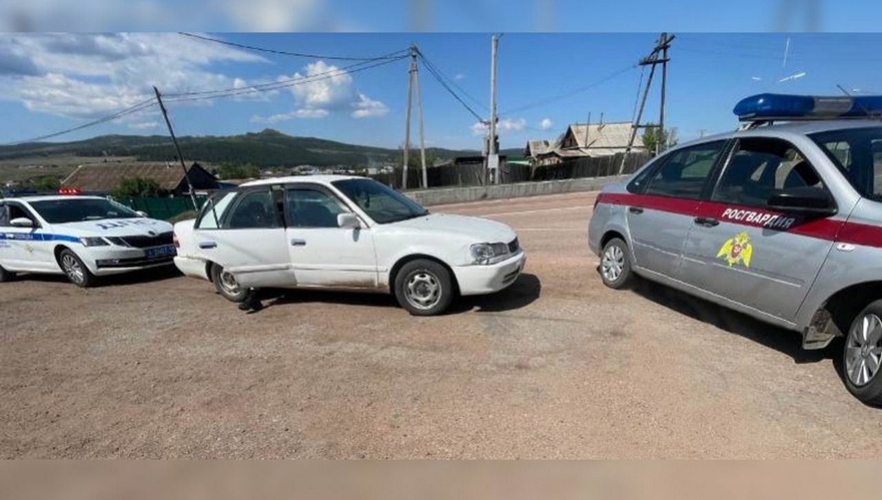 В Бурятии сбежавшего подростка нашли в угнанном автомобиле