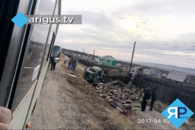 В Бурятии в ДТП с участием автобуса пострадали два человека (ФОТО)