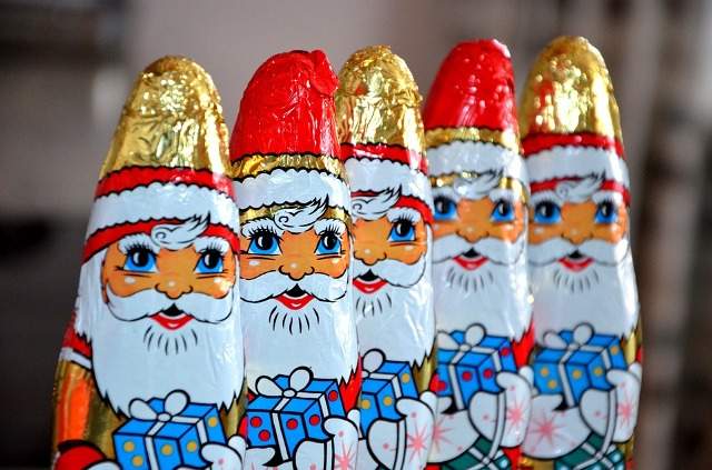 Жители Бурятии смогут бесплатно слетать в Москву в костюмах Деда Мороза и Снегурочки 