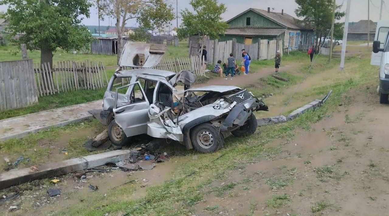 Один погиб, еще 13 человек пострадали в страшном ДТП в Бурятии