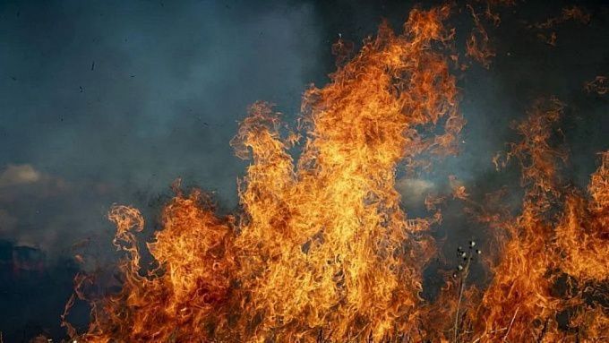 В Бурятии сельчане сумели сами остановить крупный пожар