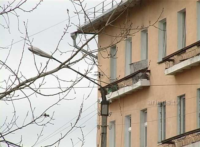 Жители аварийных домов не смогут получить новые квартиры в собственность