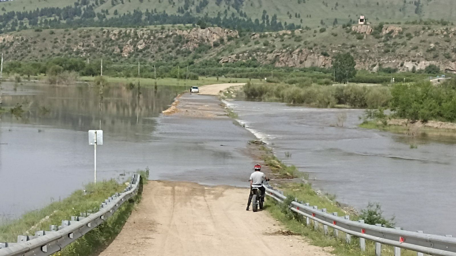 Улан удэ селенга вода. Улан Удэ река Селенга мост. Селенга в Наушки река. Мост через Селенгу в Улан-Удэ. Селенга Кяхта.