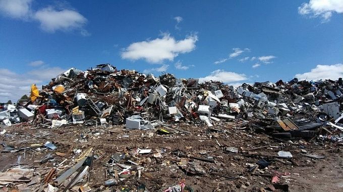 Житель Бурятии сумел вернуть деньги за мусор, который не вывозили годами