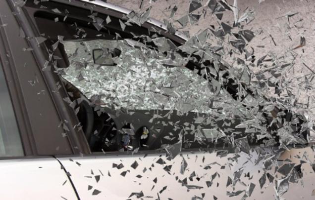 В Бурятии легковой автомобиль столкнулся с грузовиком: 1 человек погиб, 1 в коме