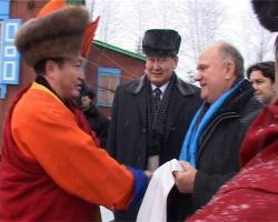 В Улан-Удэ прибыл лидер российских коммунистов Геннадий Зюганов