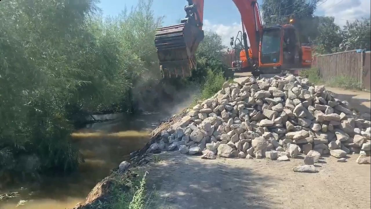 В Улан-Удэ начали отсыпку берега реки возле ДНТ В ДНТ «Весна