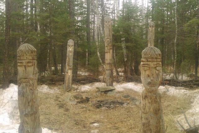«Это провокация»: В Улан-Удэ вандалы обезобразили славянское капище, «скрытое» в лесу (ФОТО)