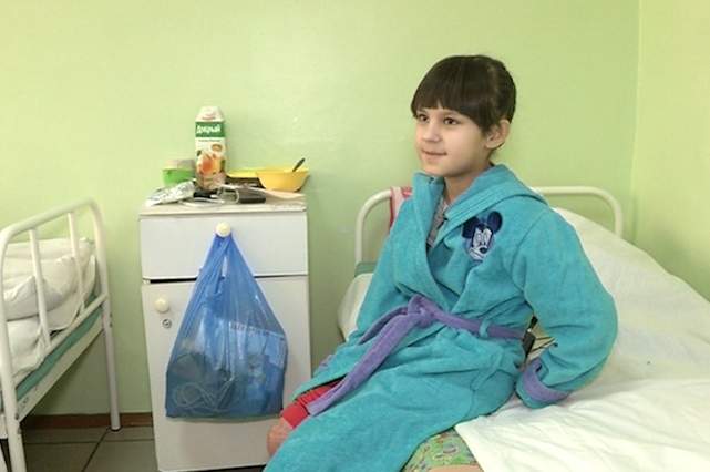  В Улан-Удэ пострадавшую от ожогов девочку, которую завалили подарками, выписали из больницы