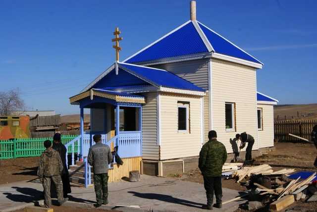 В Бурятии энтузиасты строят новую церковь в Среднем Убукуне, взамен сгоревшей