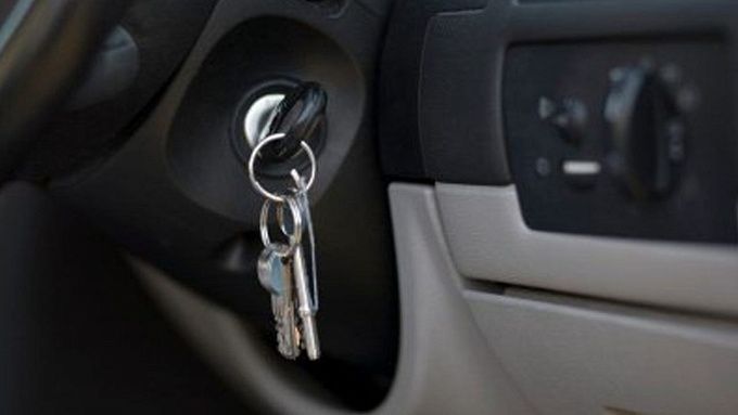 «Если друг оказался вдруг…»: улан-удэнец угнал машину, а после бросил в ней пьяного товарища