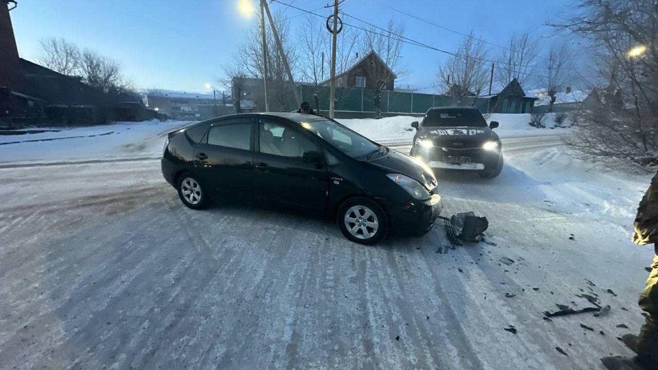 42 аварии за полдня: В Улан-Удэ дороги превратились в опасный каток