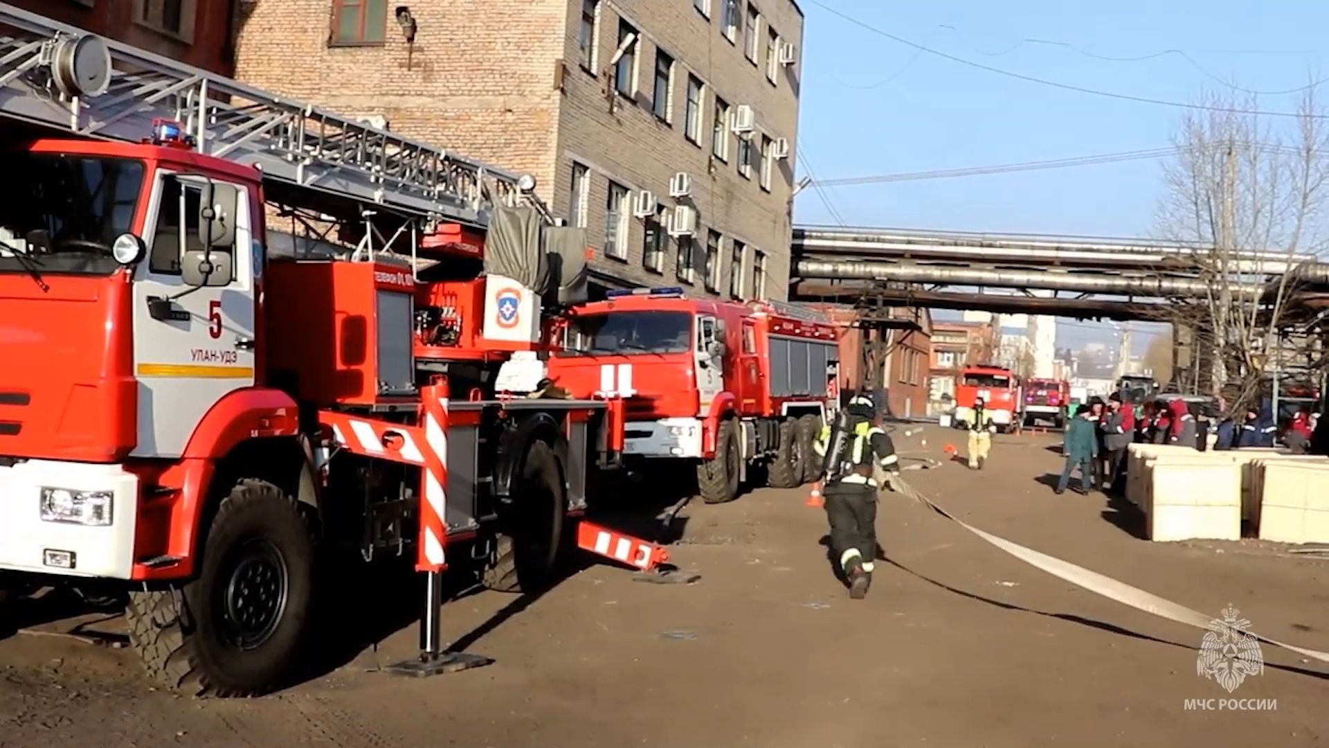 В Улан-Удэ тушили условный пожар на авиазаводе