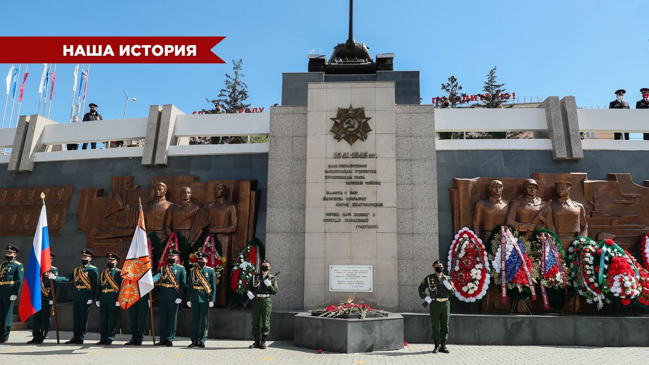 Несокрушимая сила и героизм. Ровно 55 лет назад в центре Улан-Удэ  установили танк Т-34