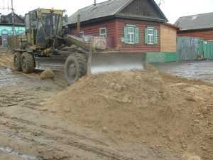 В Октябрьском районе Улан-Удэ начались работы по выравниванию дорог