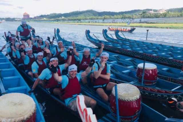 Команда из Улан-Удэ приняла участие в гонках на драконьих лодках в Тайбэе 