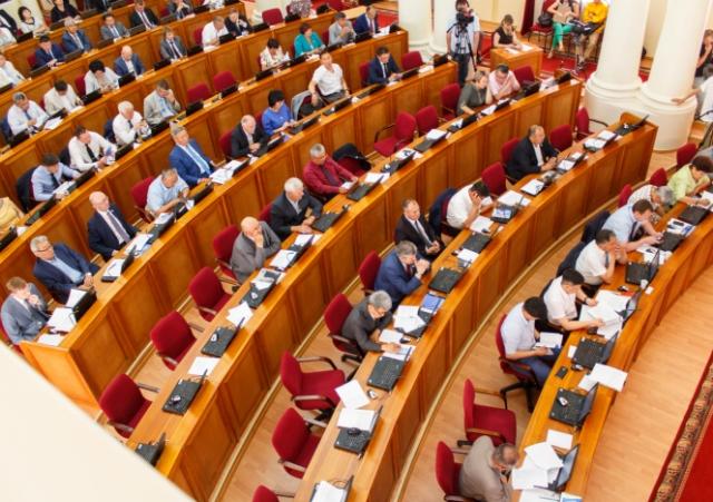 В Бурятии расходы на Народный Хурал планируют сократить на 5,6 миллионов рублей
