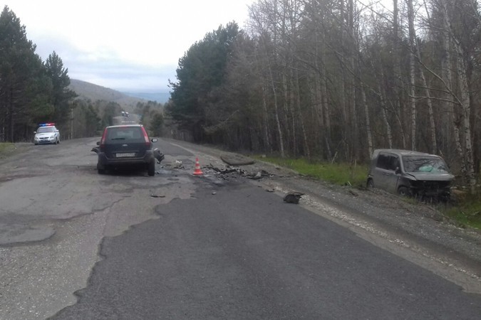 В Бурятии водитель выехал на встречку и устроил ДТП