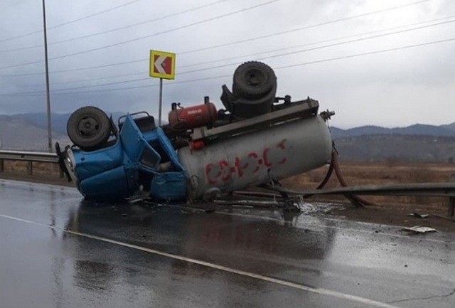 Водитель тяжело пострадал в ДТП на трассе в Бурятии