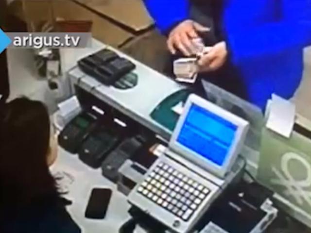  В Улан-Удэ продолжает орудовать мошенник-фокусник, «разменивающий» деньги