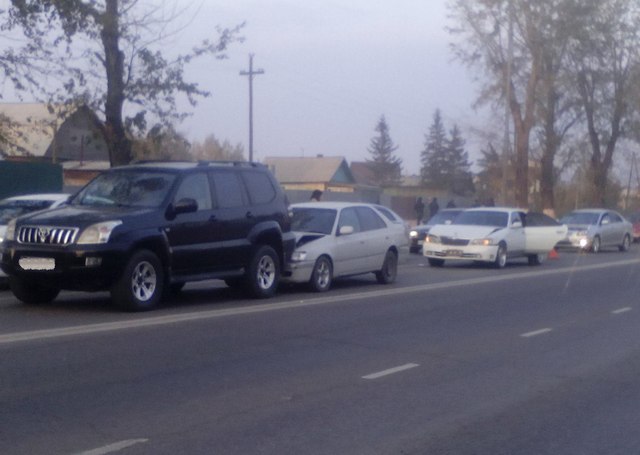 В Улан-Удэ по принципу домино столкнулись три автомобиля