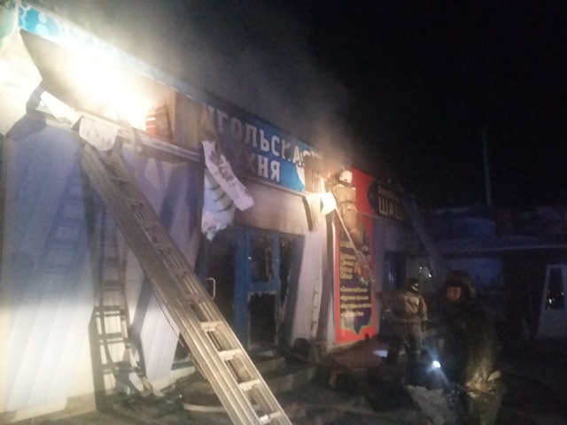 «Происки конкурентов?»: В Улан-Удэ выясняют причину пожара в двух кафе 