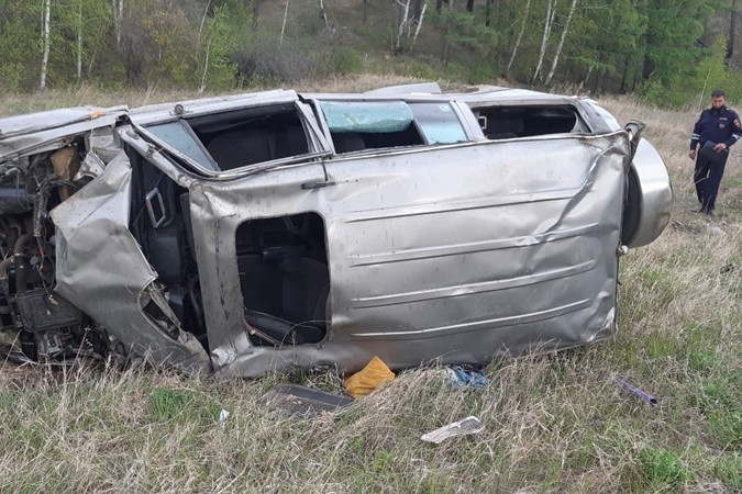 Водитель погиб в перевернувшемся авто в Бурятии