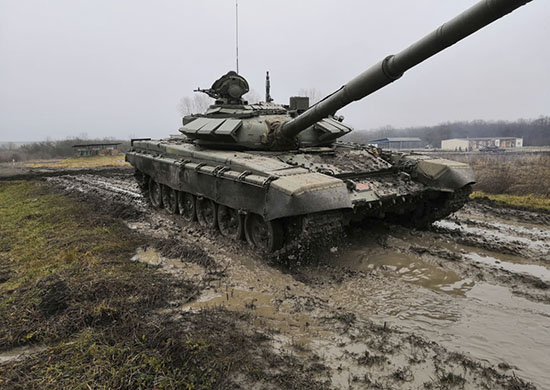Женщины впервые готовятся к танковому биатлону в Бурятии