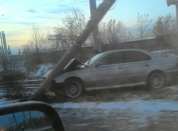В Улан-Удэ водитель BMW уснул за рулём и врезался в электроопору