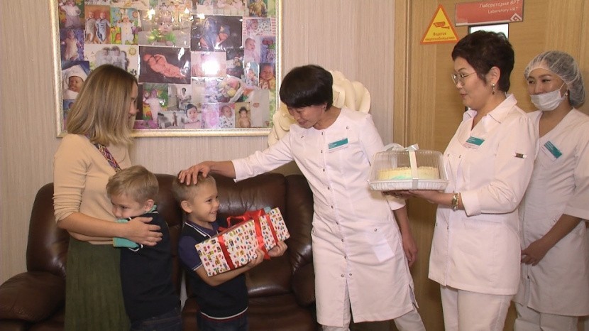 Дети с помощью эко