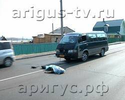 В Улан-Удэ под колесами маршрутки погиб человек